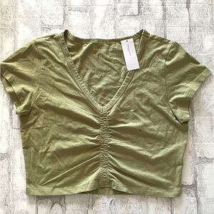 NWT American Eagle Green Cropped Ruched Short Sleeve V Neck Cotton Blend Top L